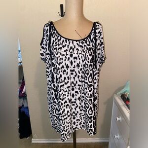 Women’s plus size Jon and Anna blouse Size 3X